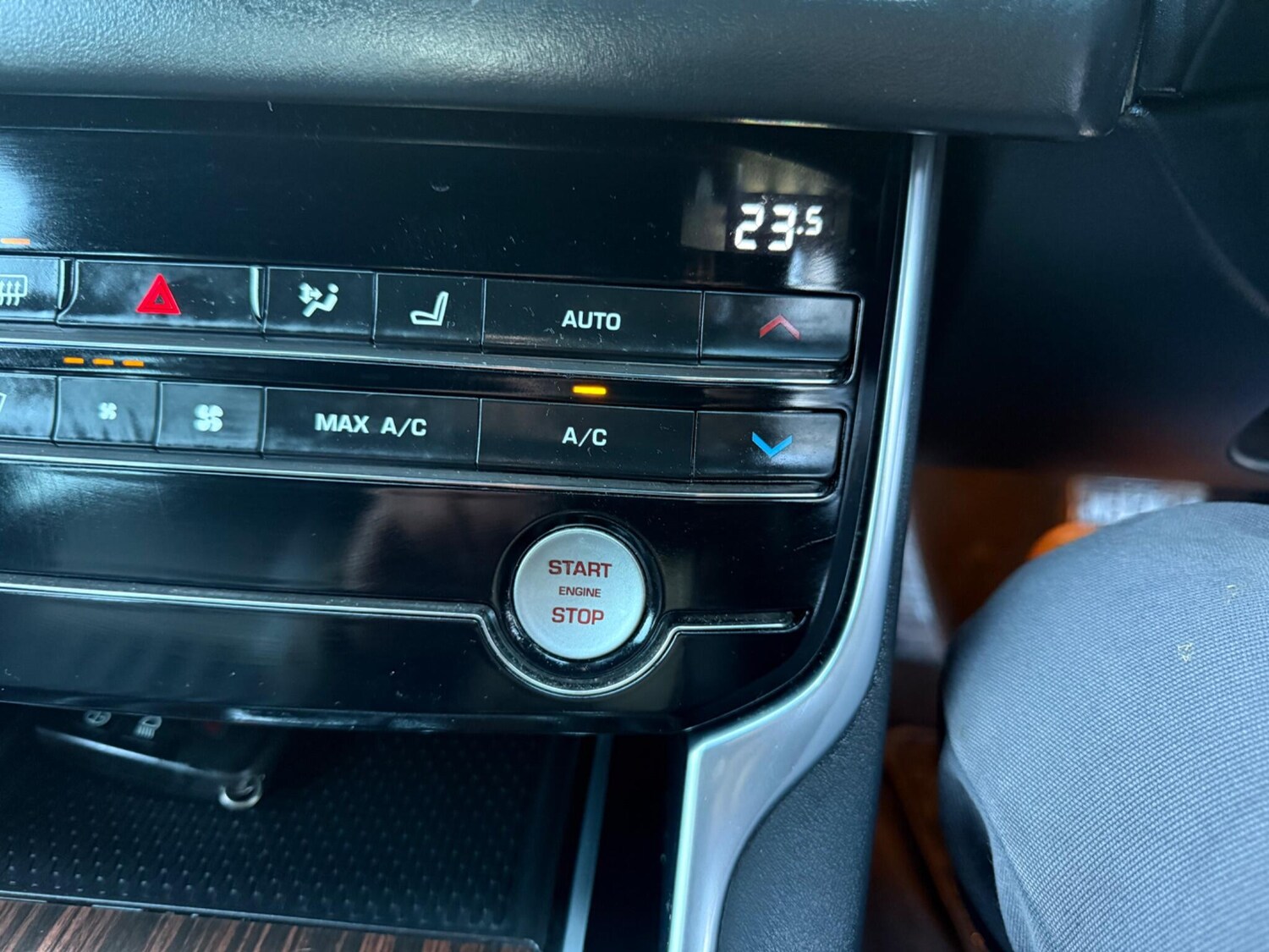 Used Jaguar XF 2017 for sale - 78015983: Photo 60