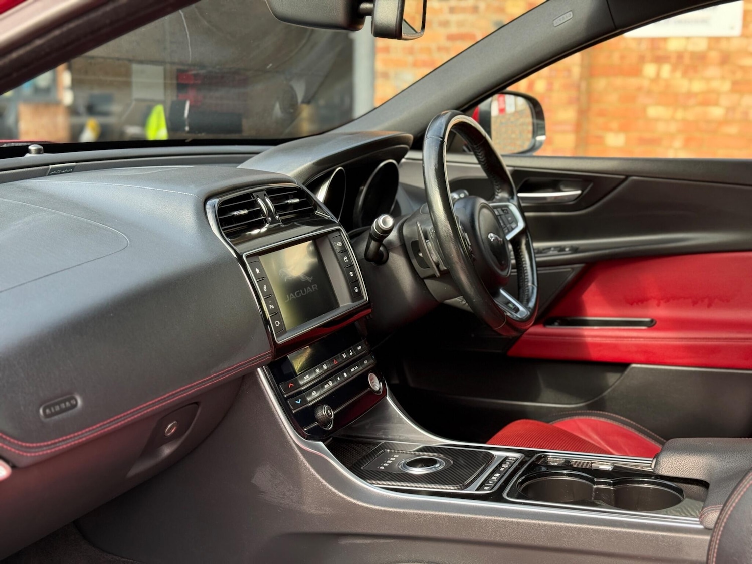Used Jaguar XE 2016 for sale - 76107064: Photo 16