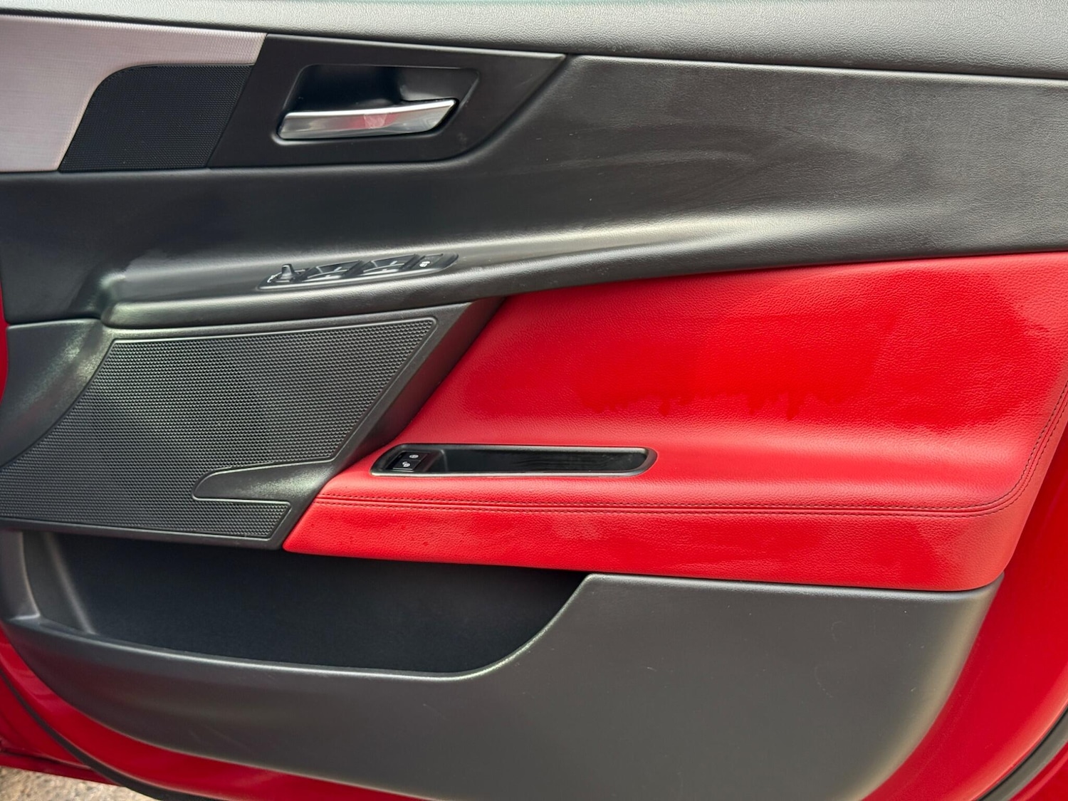 Used Jaguar XE 2016 for sale - 76107064: Photo 34