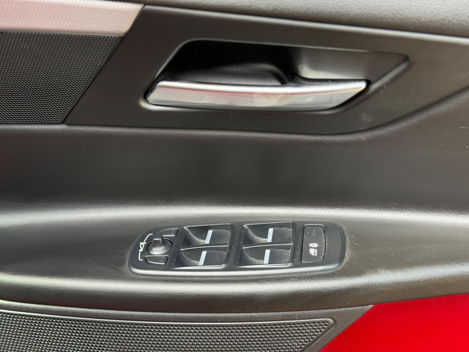 Used Jaguar XE 2016 for sale - 76107064: Photo 35