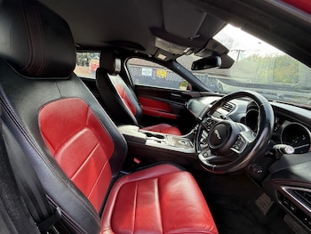 Used Jaguar XE 2016 for sale - 76107064: Photo 3