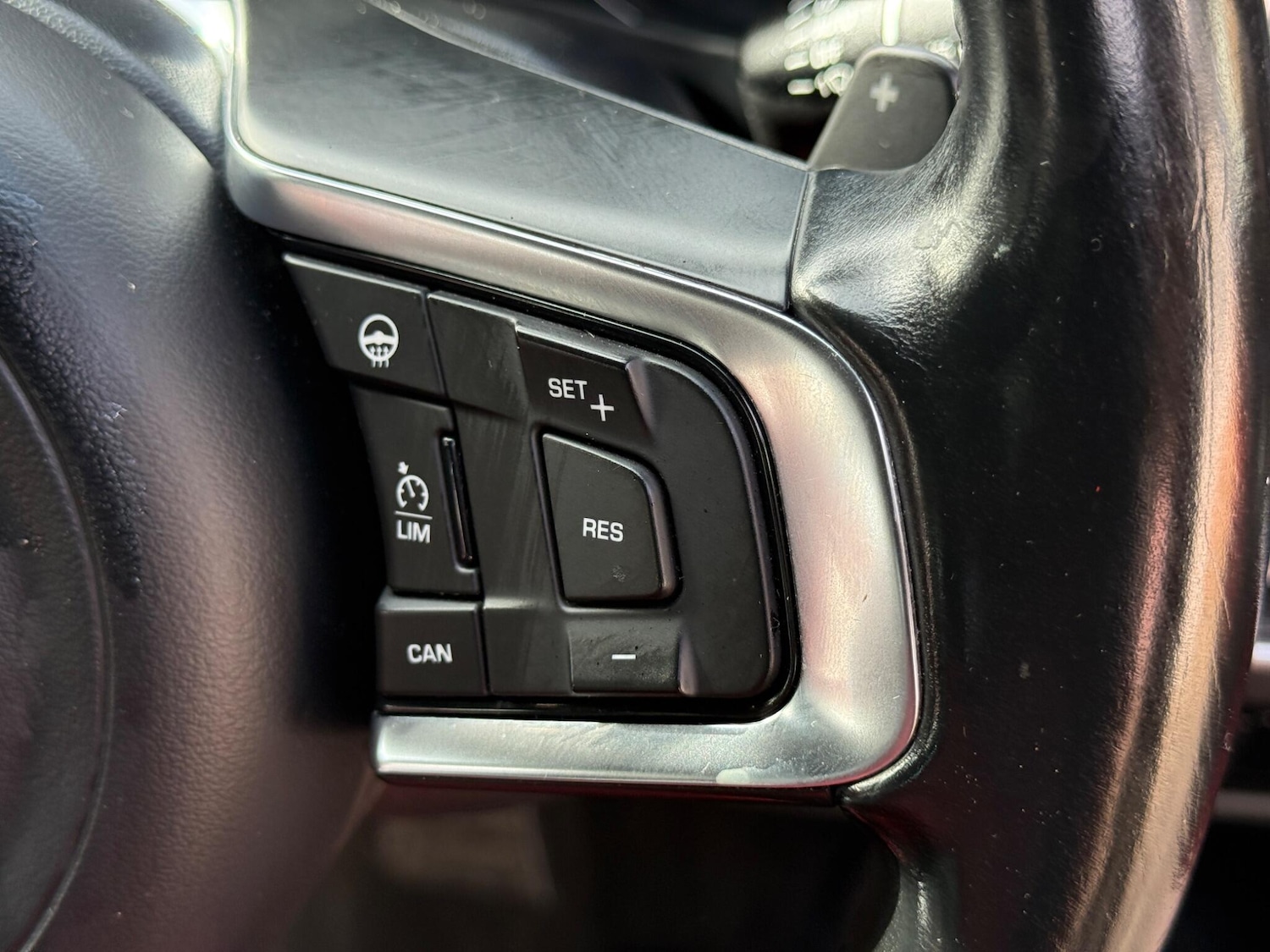 Used Jaguar XE 2016 for sale - 76107064: Photo 44