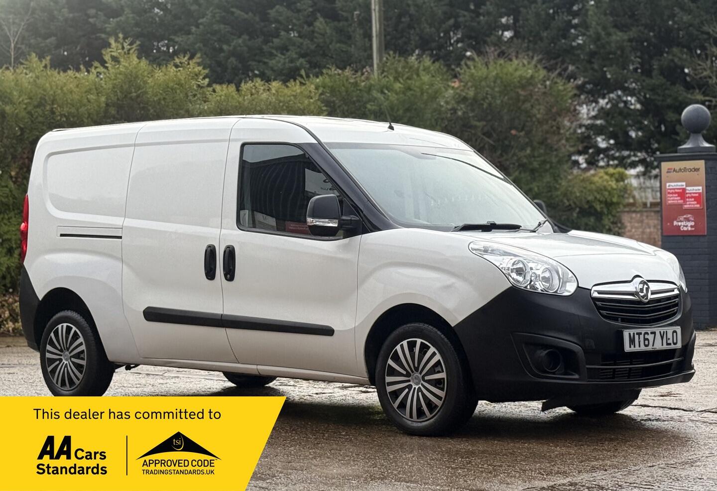 Used Vauxhall Combo 2017 for sale - 76878046: Photo 1