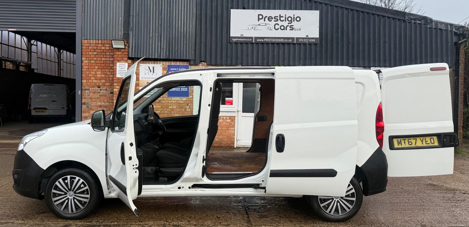 Used Vauxhall Combo 2017 for sale - 76878046: Photo 21