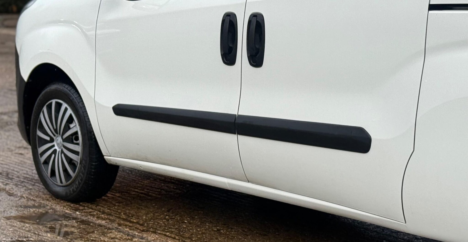 Used Vauxhall Combo 2017 for sale - 76878046: Photo 32