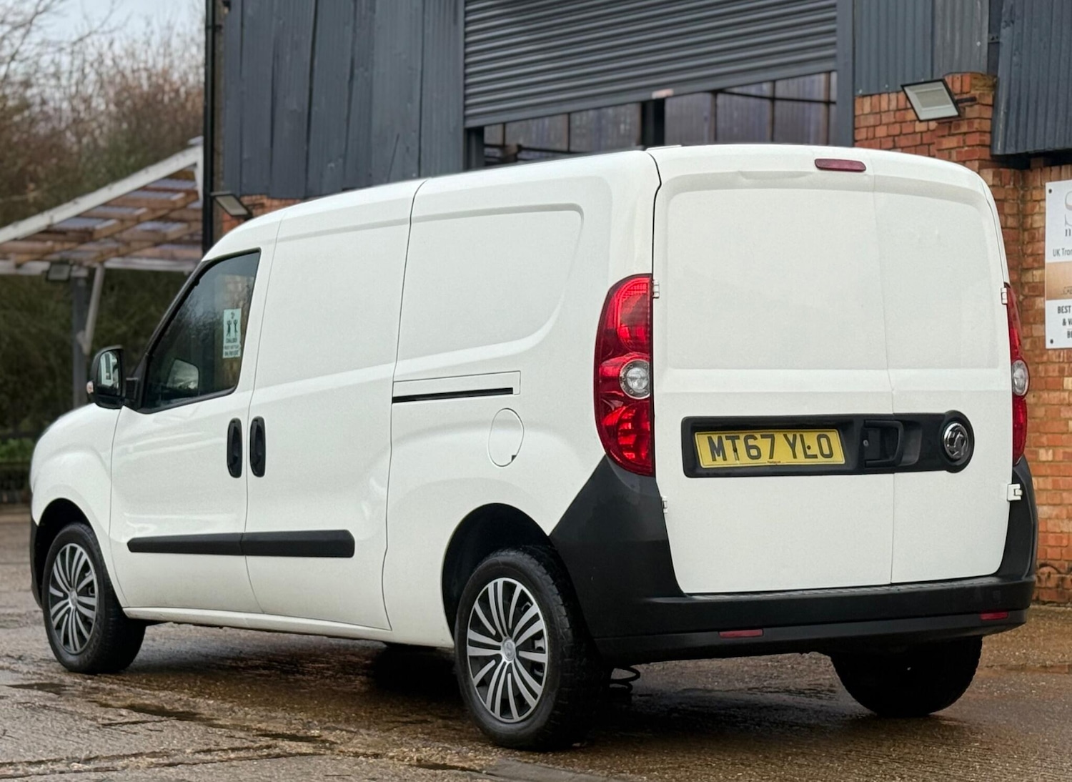 Used Vauxhall Combo 2017 for sale - 76878046: Photo 9