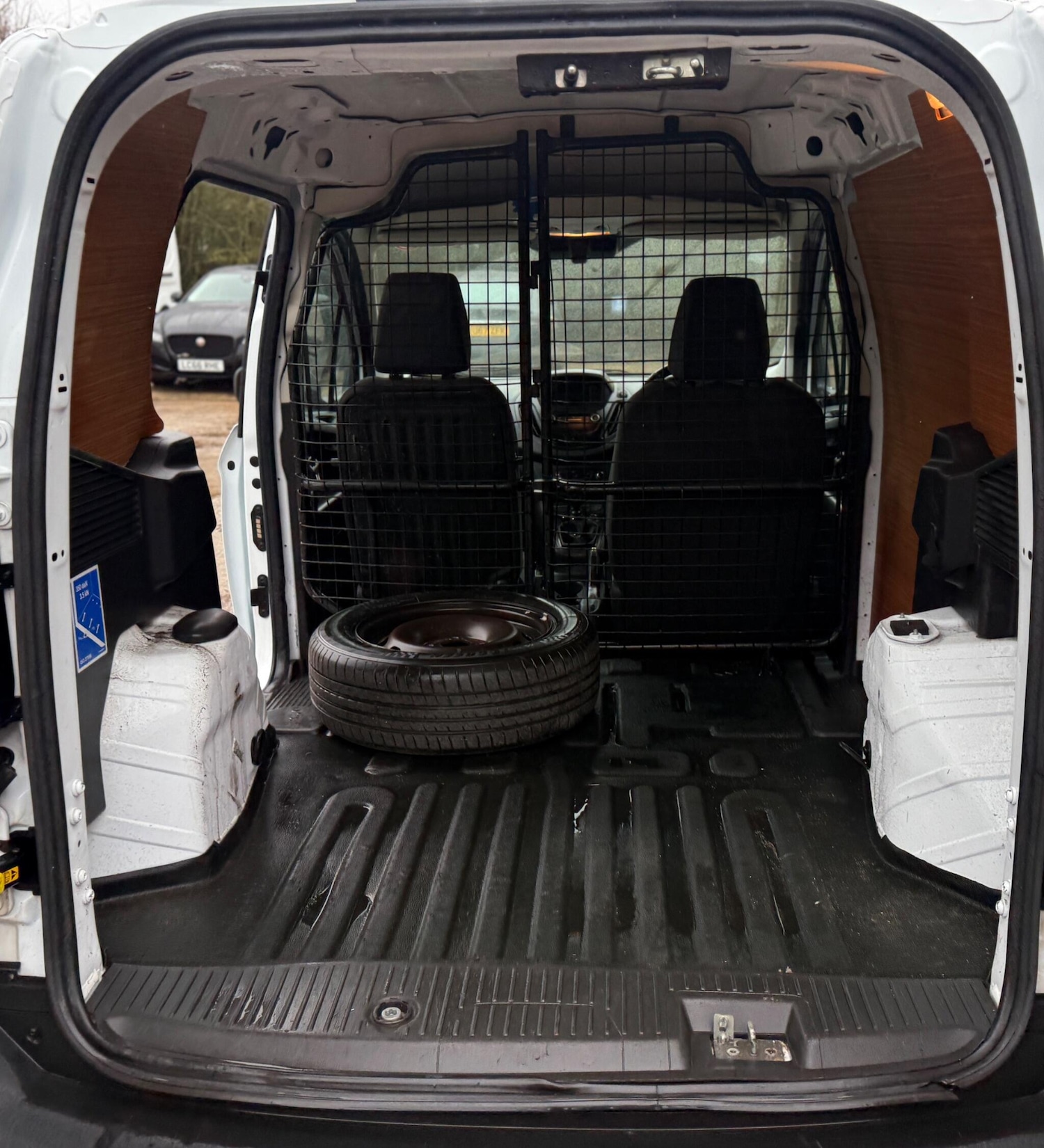 Used Ford Transit Courier 2020 for sale - 77336894: Photo 18