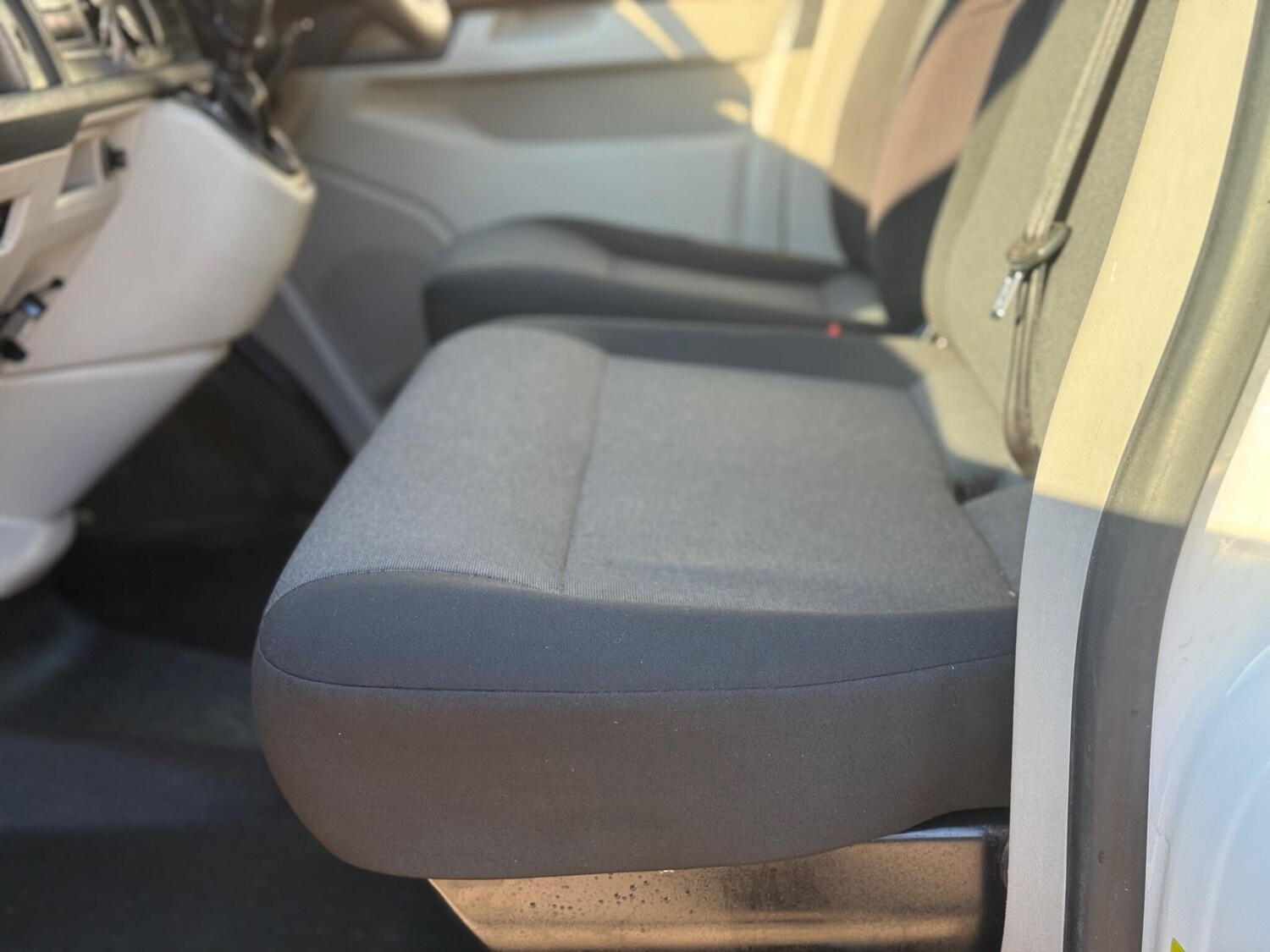 Used Volkswagen Transporter 2017 for sale - 77935469: Photo 37