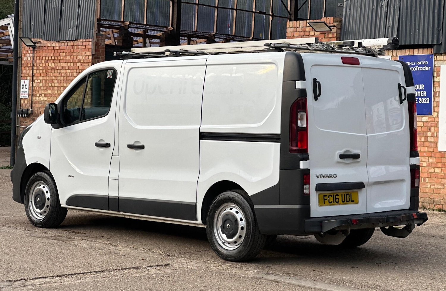 Used Vauxhall Vivaro 2016 for sale - 76064979: Photo 9