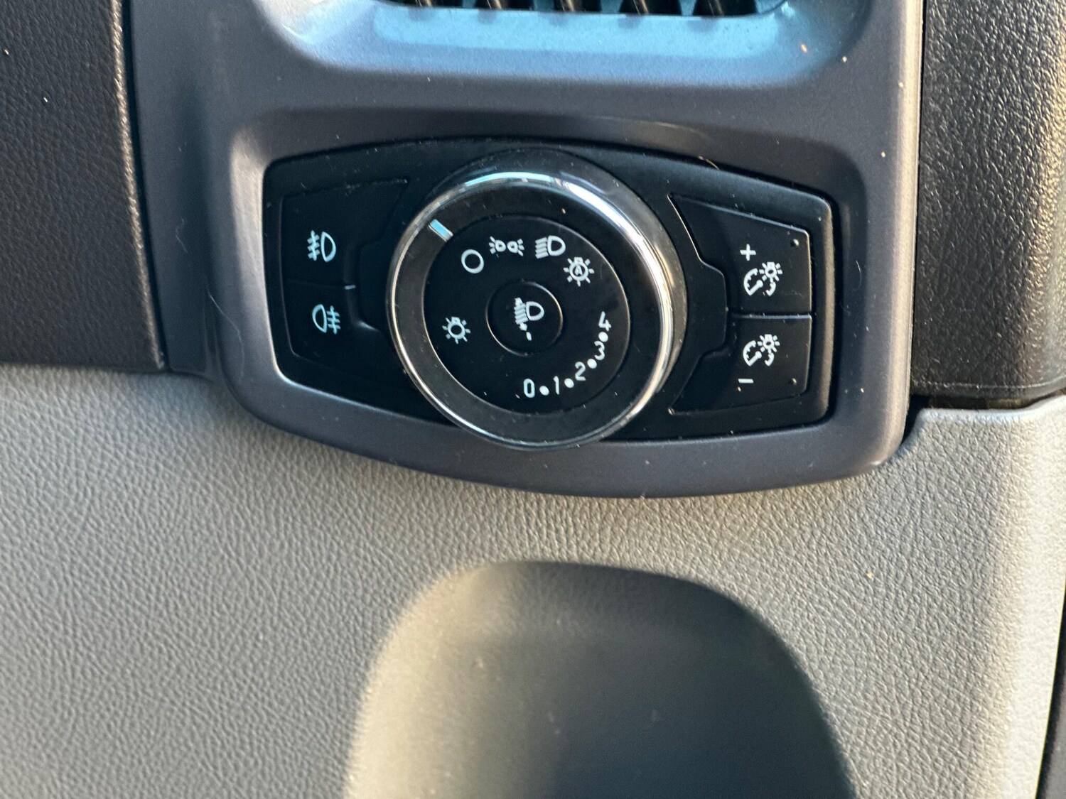 Used Ford Transit Custom 2017 for sale - 77083365: Photo 43