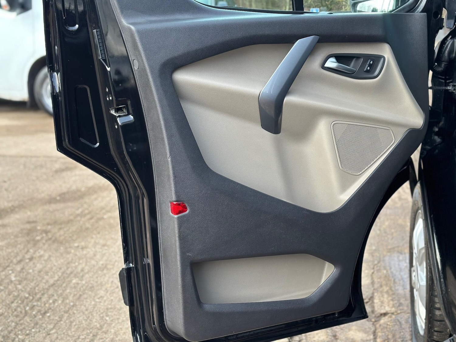 Used Ford Tourneo Custom 2018 for sale - 77083364: Photo 37