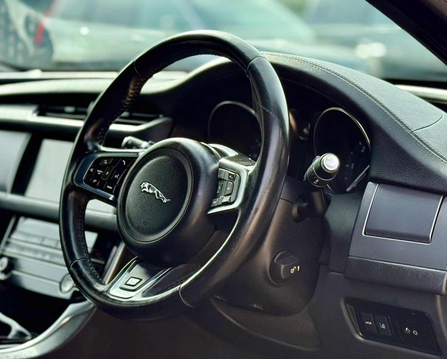 Used Jaguar XF 2019 for sale - 78201537: Photo 13