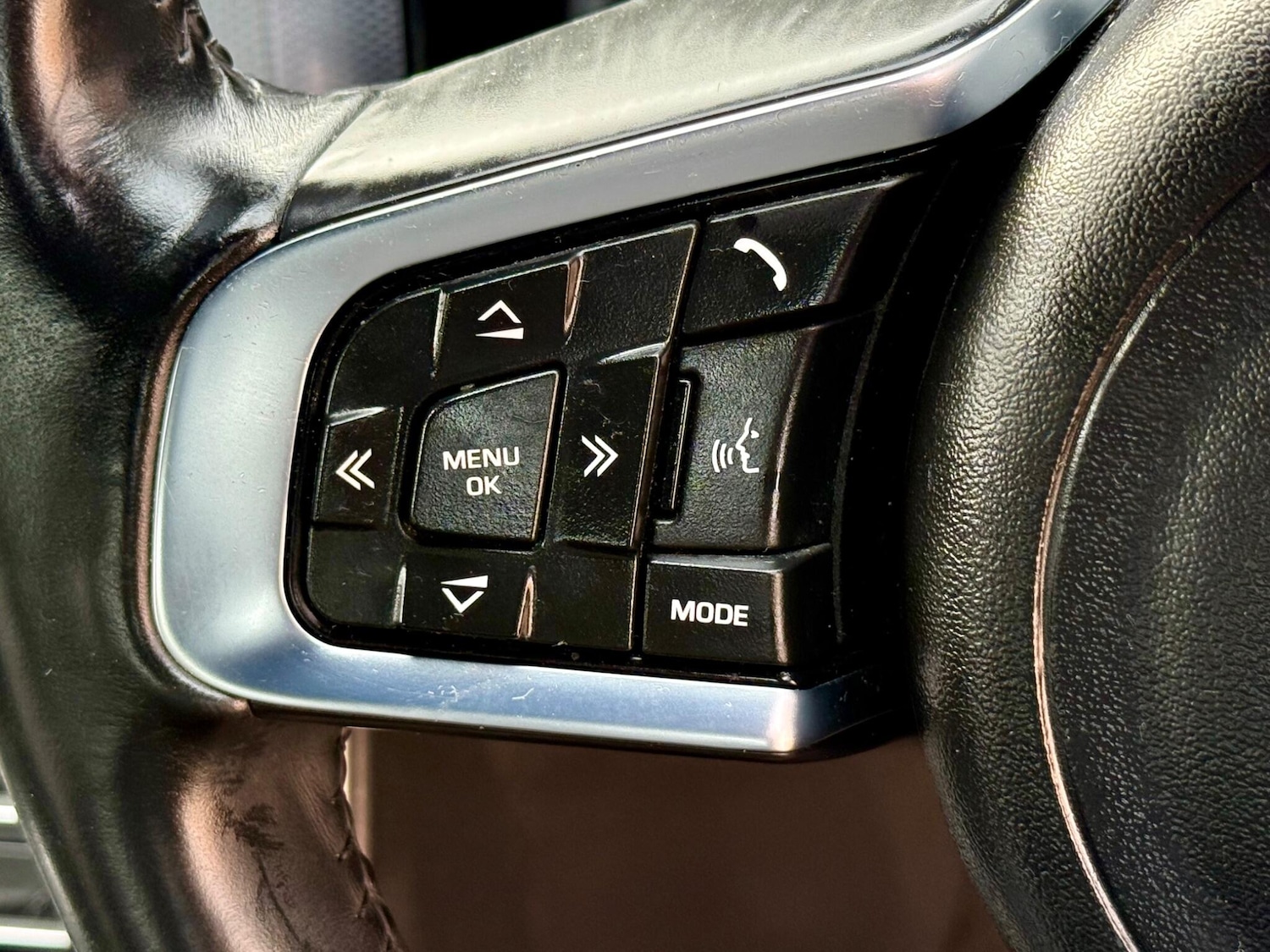 Used Jaguar XF 2019 for sale - 78201537: Photo 43