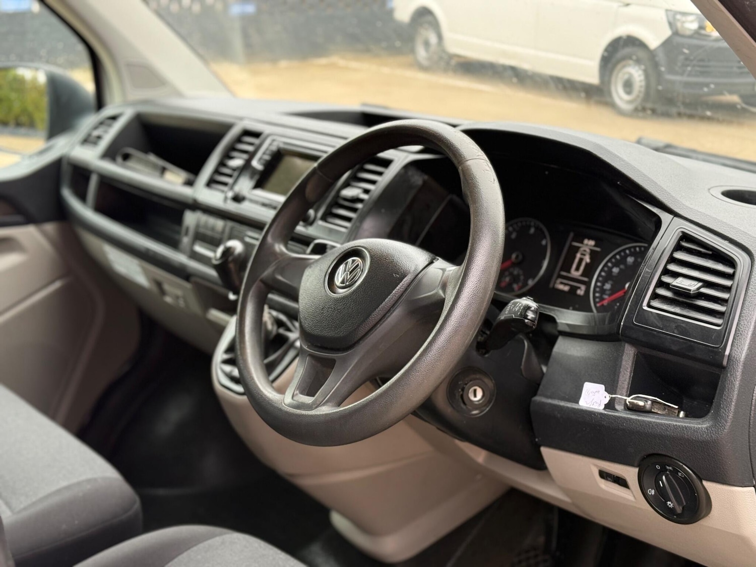 Used Volkswagen Transporter 2018 for sale - 77904296: Photo 13