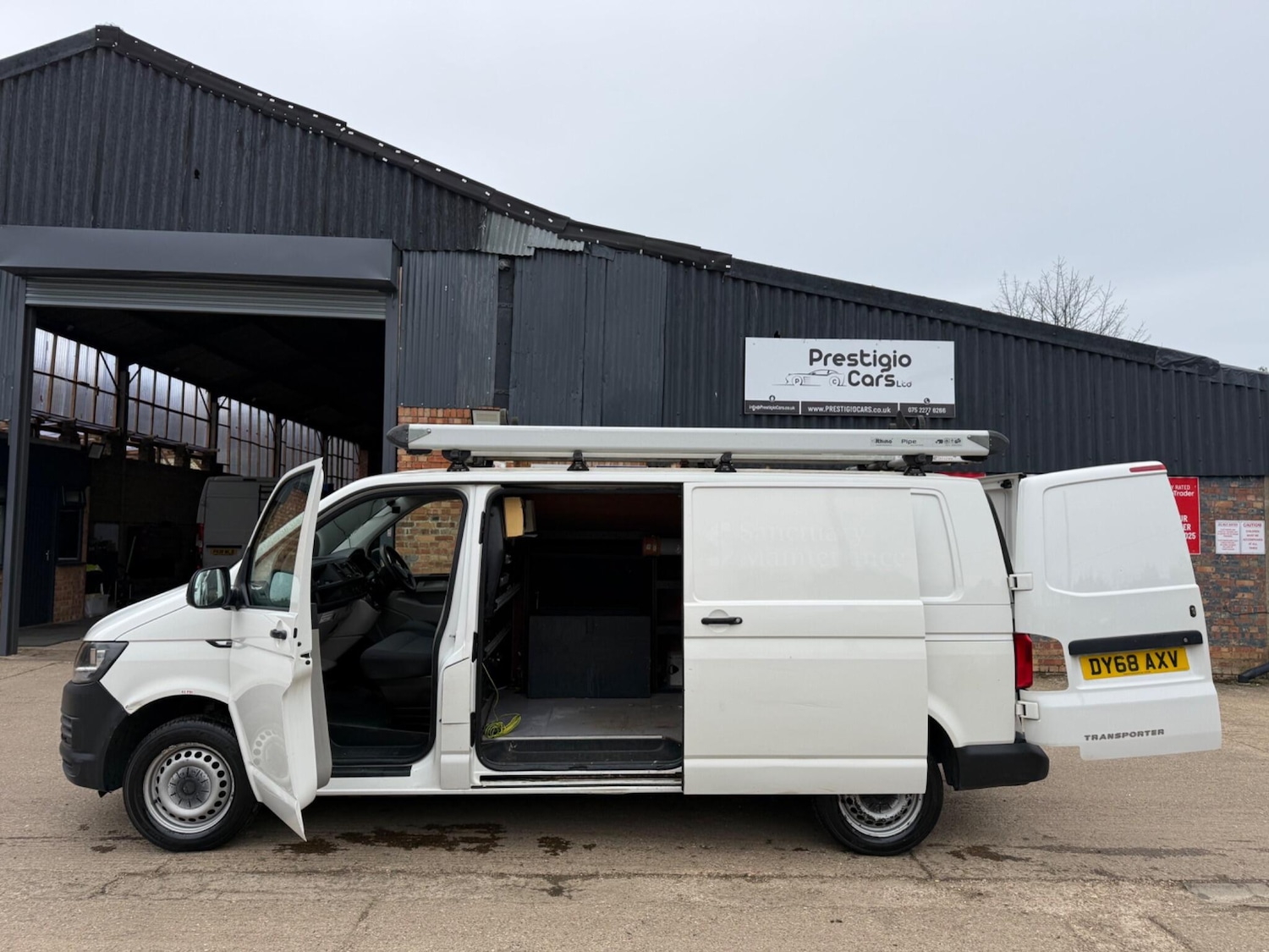 Used Volkswagen Transporter 2018 for sale - 77904296: Photo 15