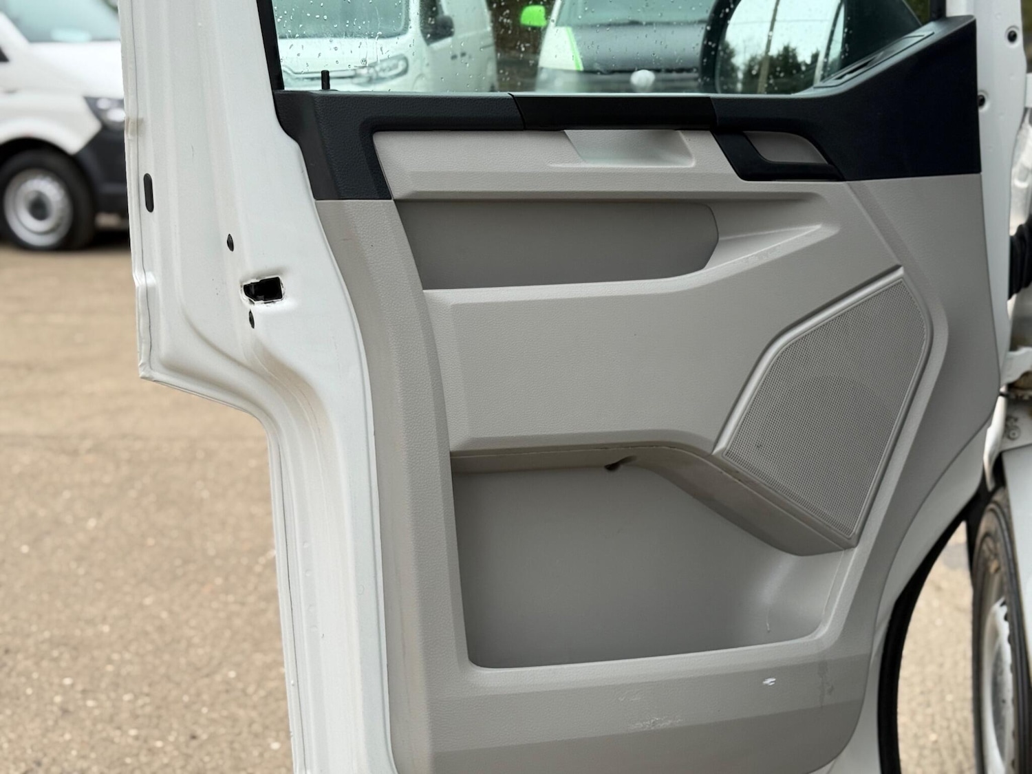 Used Volkswagen Transporter 2018 for sale - 77904296: Photo 38