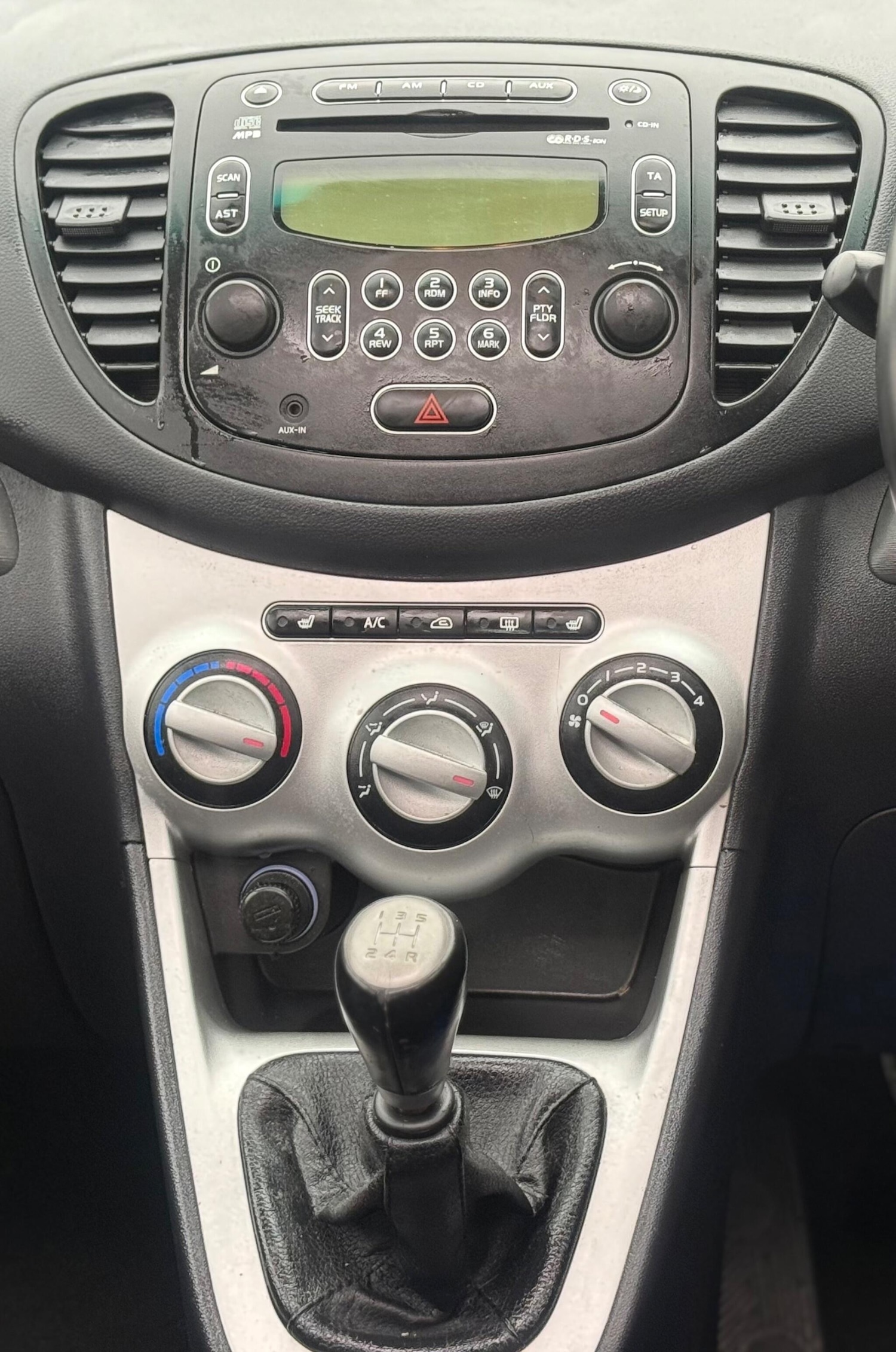 Used Hyundai i10 2009 for sale - 77408842: Photo 24