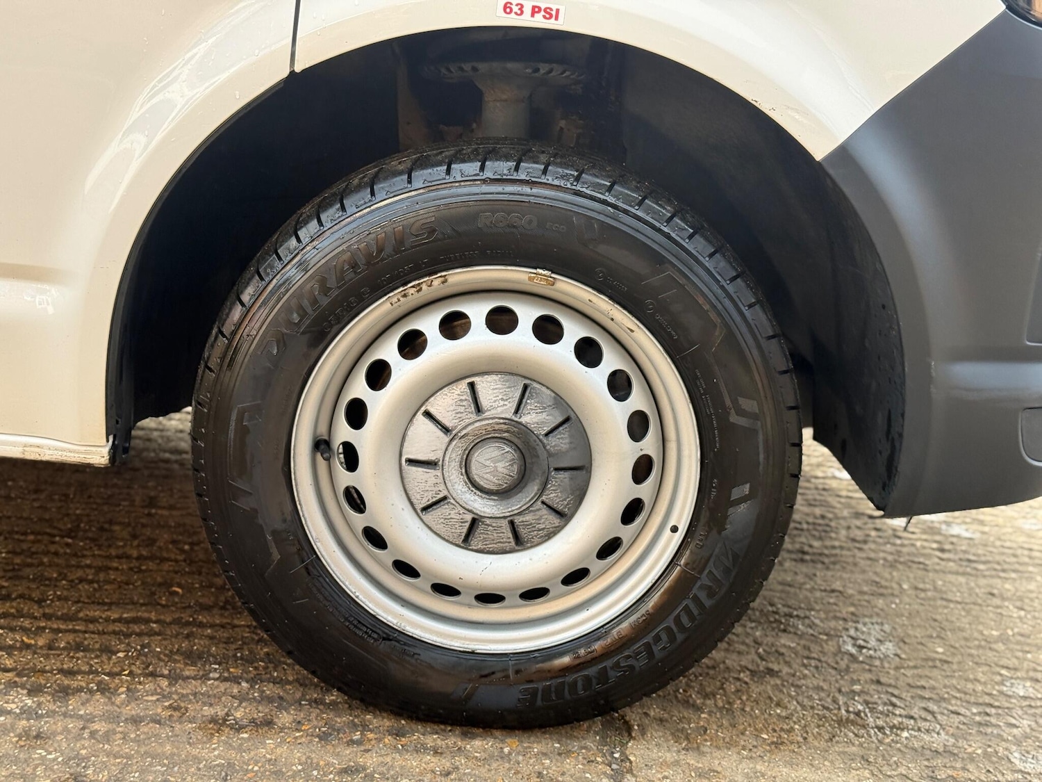 Used Volkswagen Transporter 2017 for sale - 77002043: Photo 16