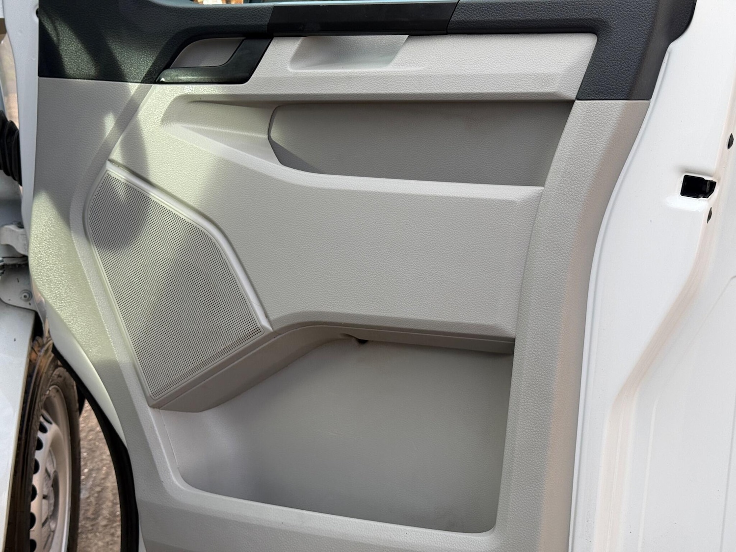 Used Volkswagen Transporter 2017 for sale - 77002043: Photo 25