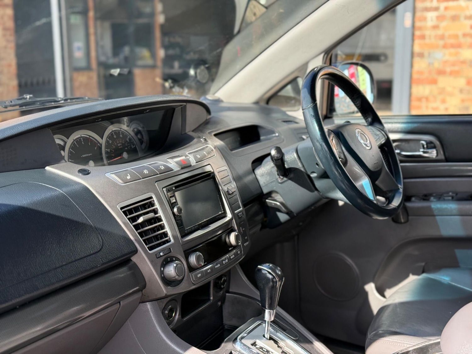 Used Ssangyong Turismo 2015 for sale - 78056019: Photo 15