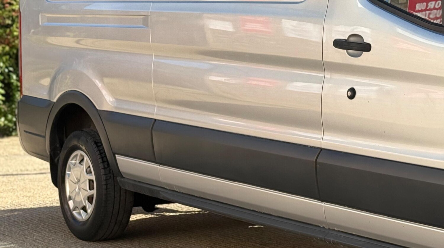 Used Ford Transit 2018 for sale - 75982925: Photo 32