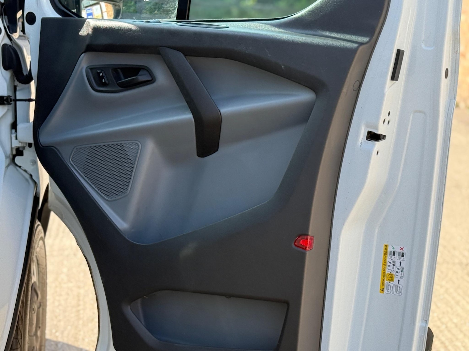 Used Ford Transit Custom 2017 for sale - 76638002: Photo 32