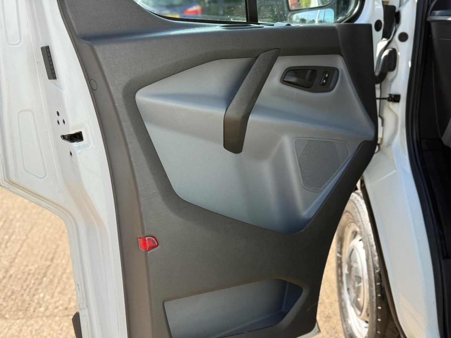 Used Ford Transit Custom 2017 for sale - 76638002: Photo 35