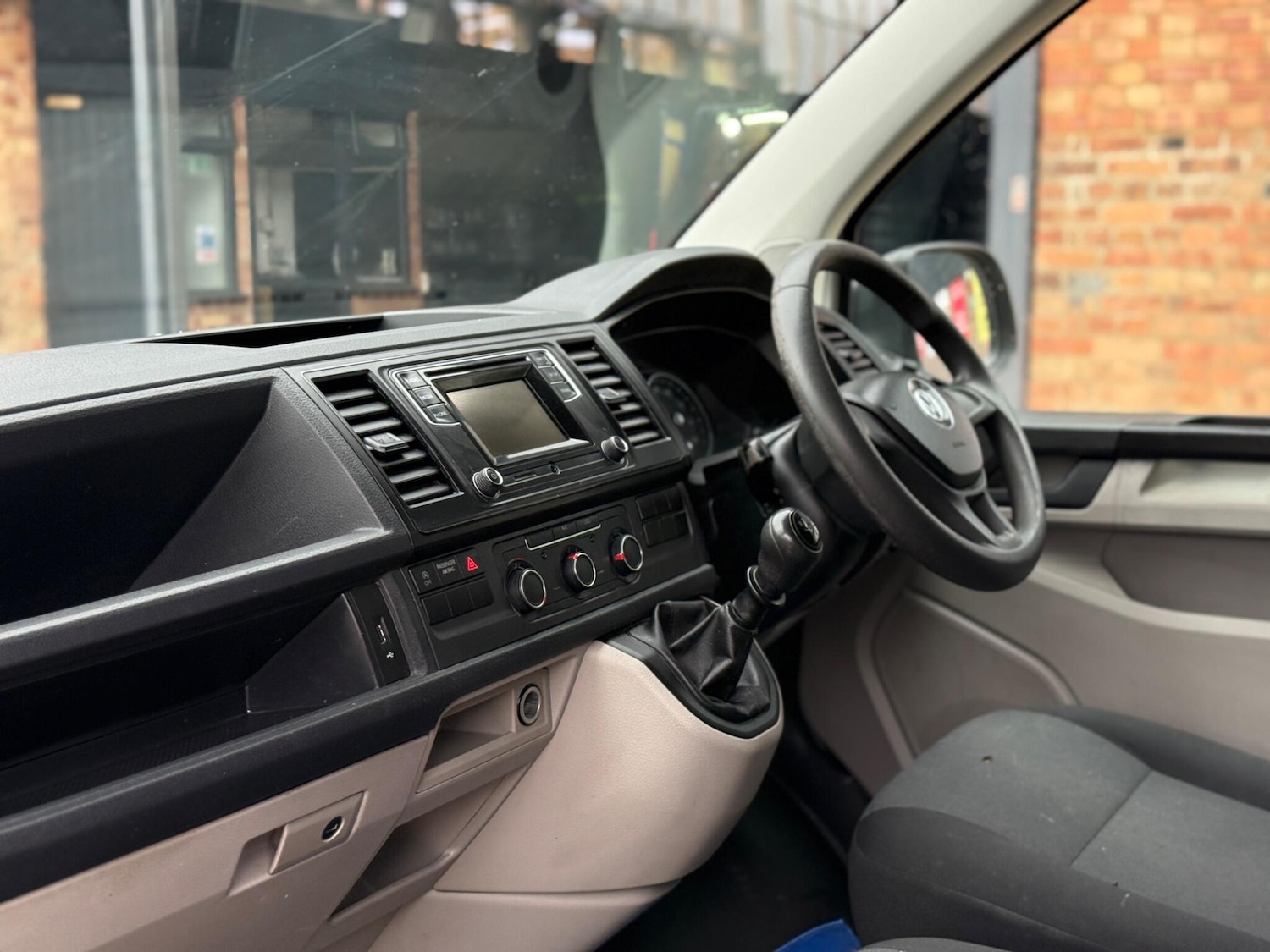 Used Volkswagen Transporter 2018 for sale - 77629457: Photo 15