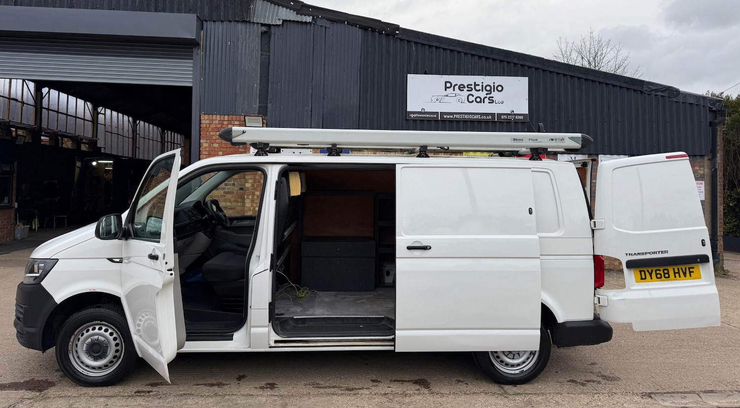 Used Volkswagen Transporter 2018 for sale - 77629457: Photo 16