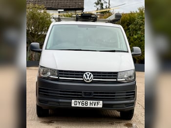 Used Volkswagen Transporter 2018 for sale - 77629457: Photo