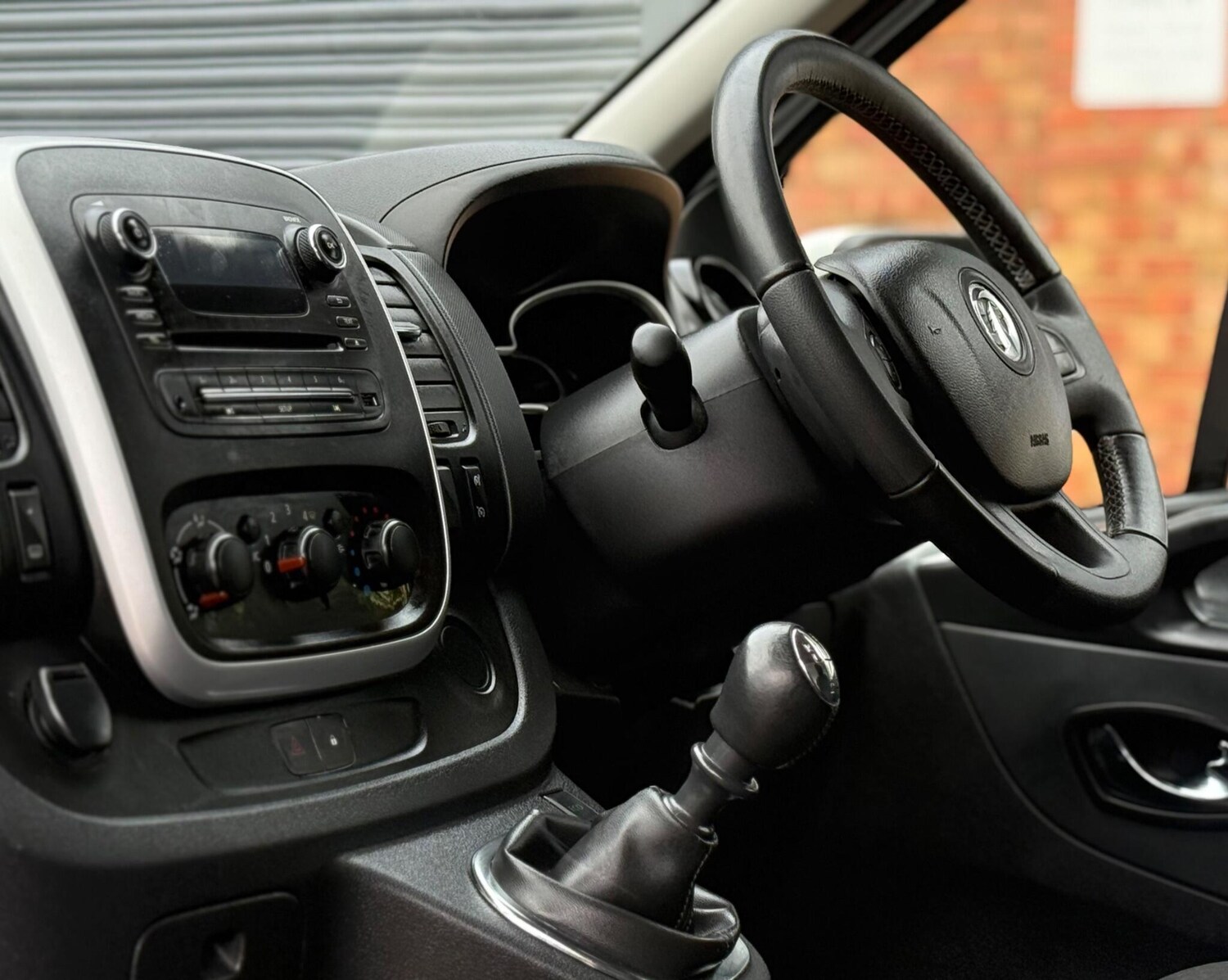 Used Vauxhall Vivaro 2015 for sale - 77431787: Photo 9