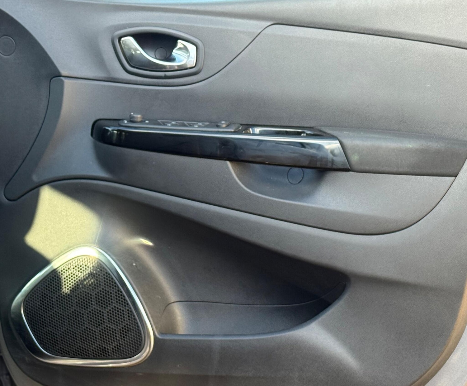 Used Renault Captur 2016 for sale - 76663115: Photo 15