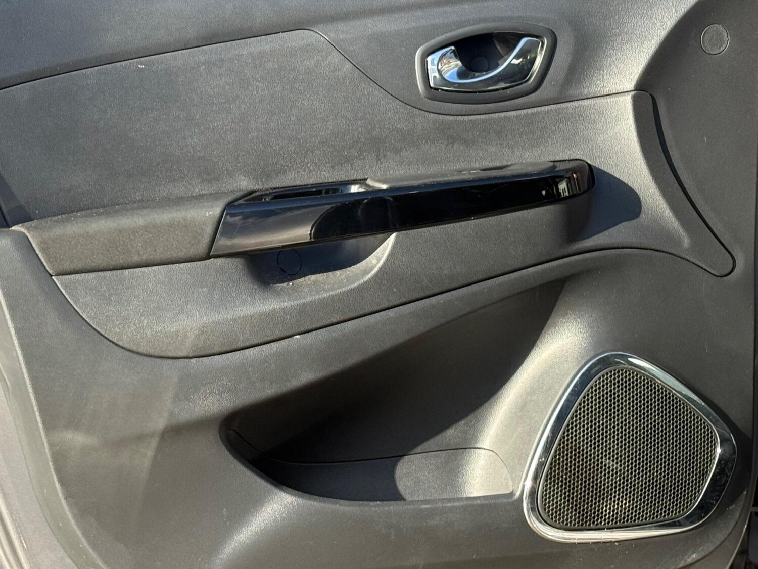 Used Renault Captur 2016 for sale - 76663115: Photo 18