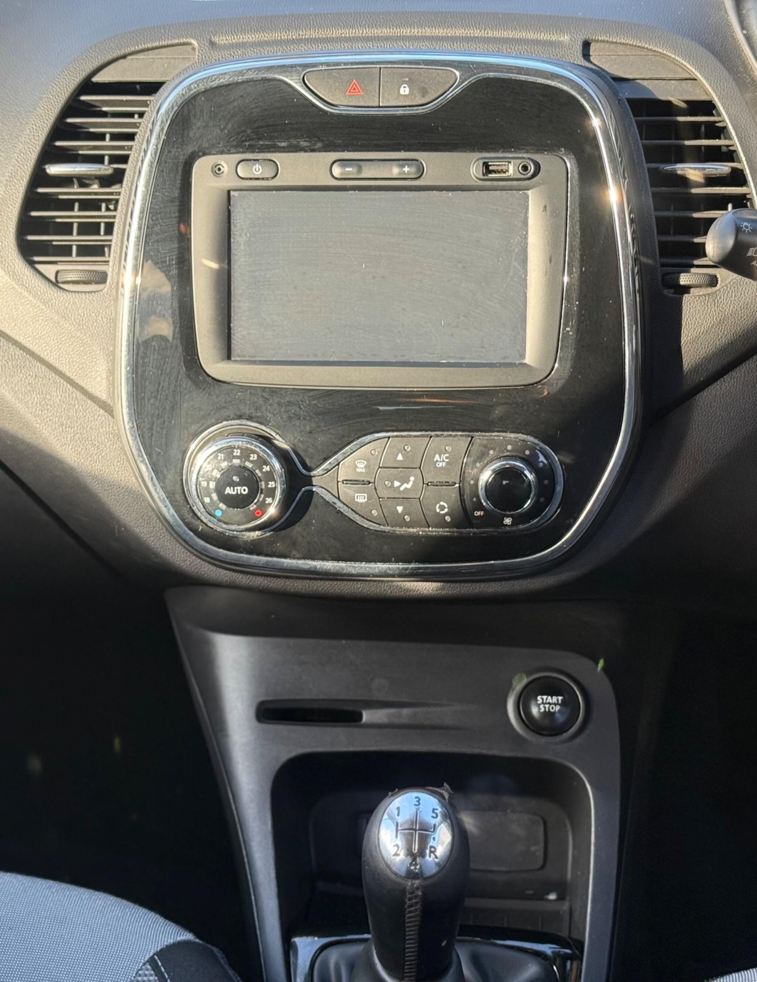 Used Renault Captur 2016 for sale - 76663115: Photo 25