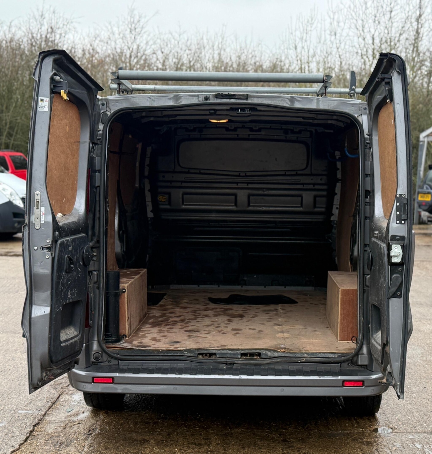 Used Vauxhall Vivaro 2017 for sale - 77249444: Photo 3