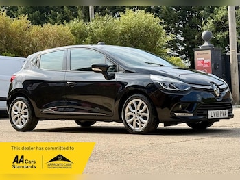 Used Renault Clio 2018 for sale - 79537246: Photo