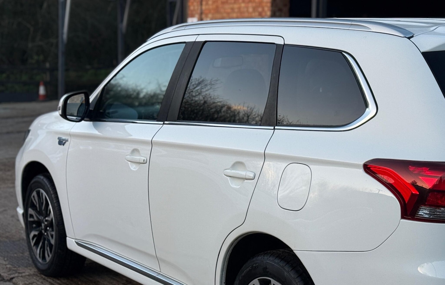 Used Mitsubishi Outlander 2016 for sale - 76985683: Photo 28