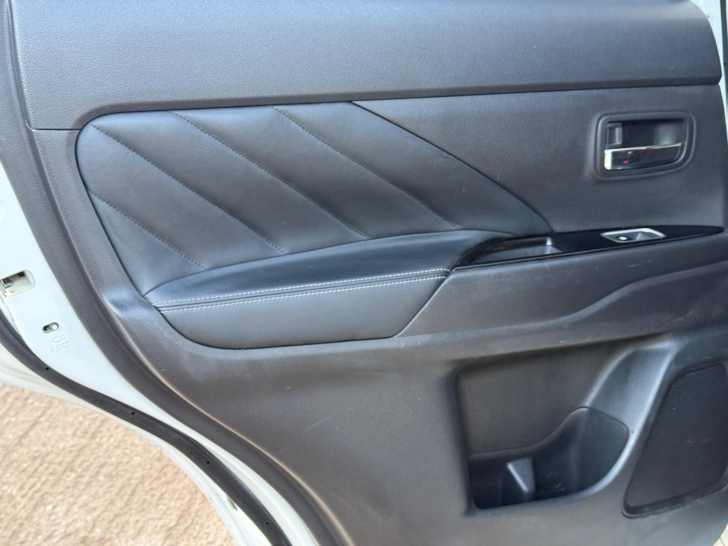 Used Mitsubishi Outlander 2016 for sale - 76985683: Photo 37