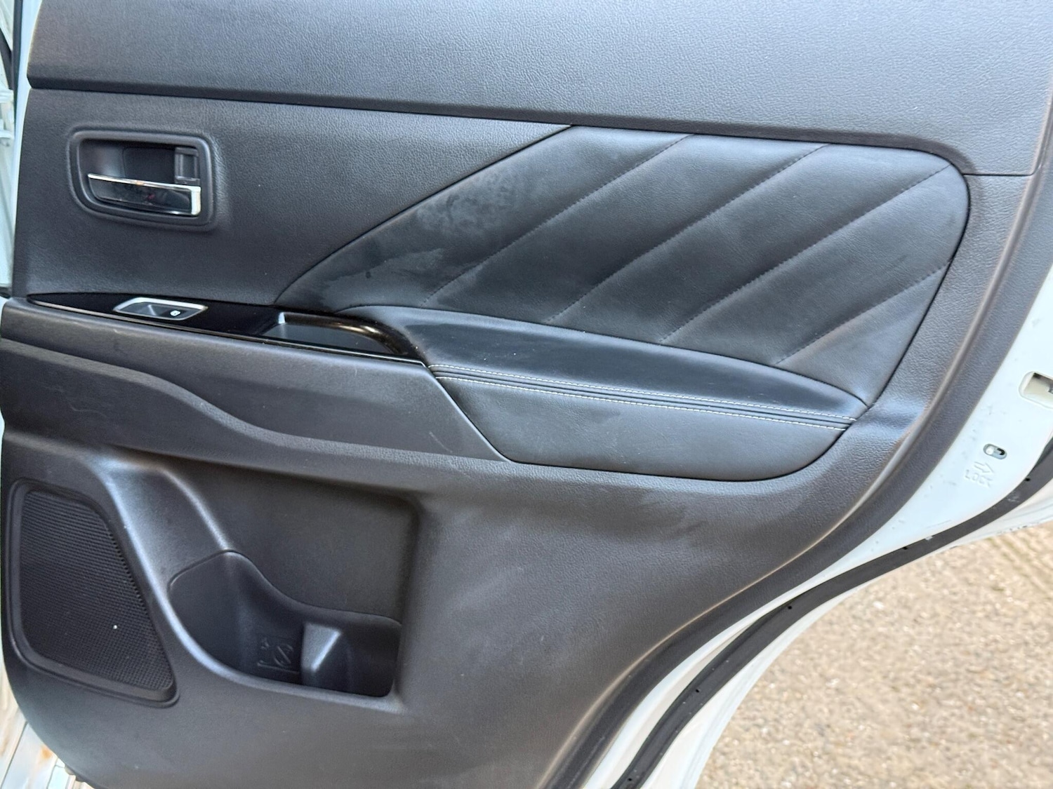 Used Mitsubishi Outlander 2016 for sale - 76985683: Photo 40