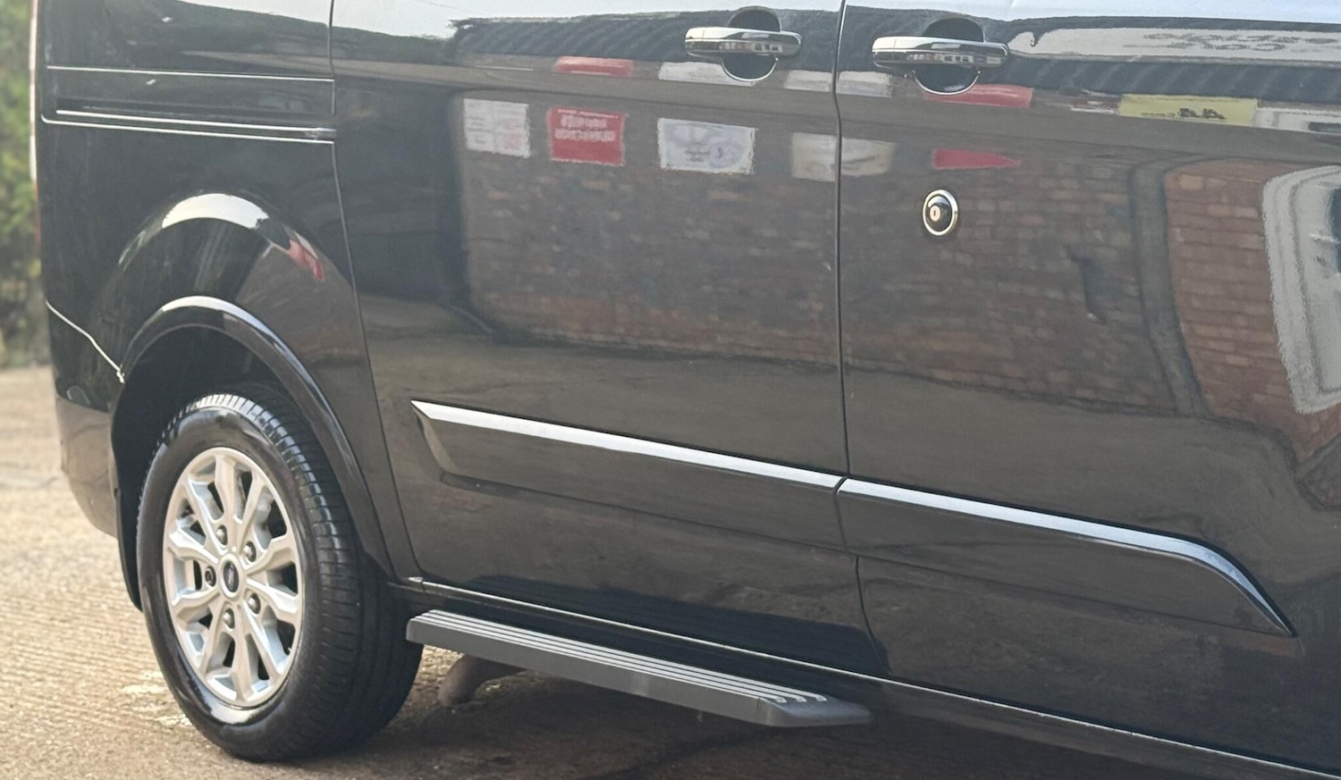 Used Ford Tourneo Custom 2018 for sale - 77012011: Photo 28