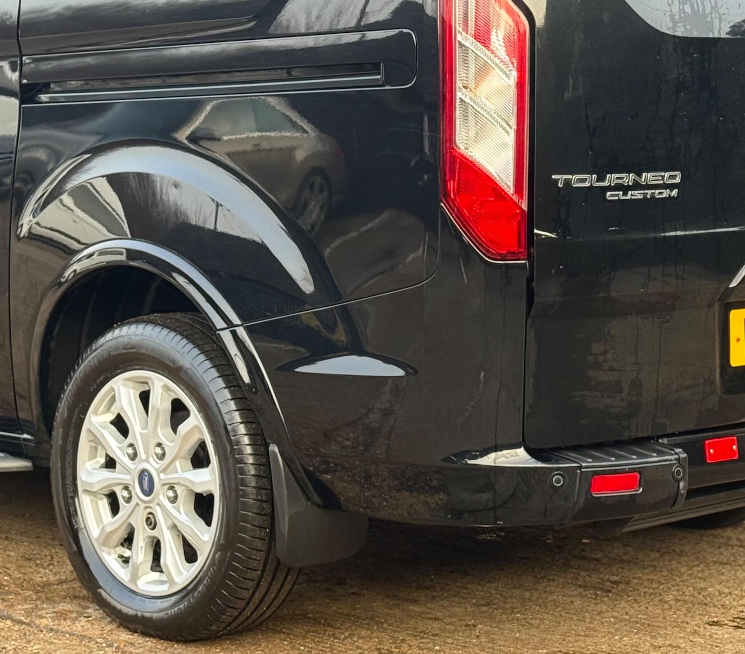 Used Ford Tourneo Custom 2018 for sale - 77012011: Photo 32