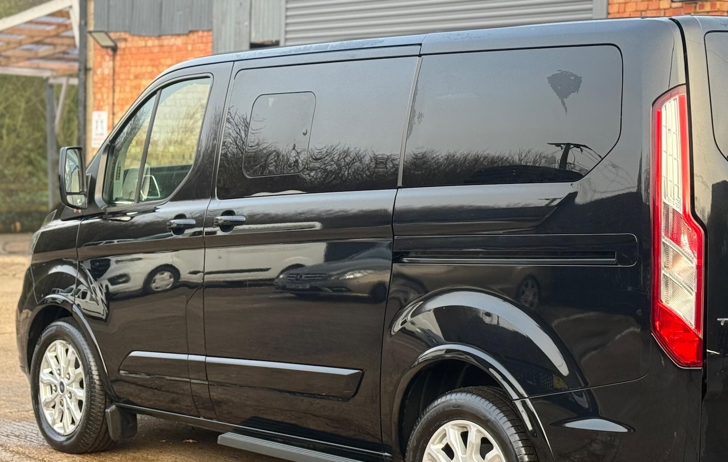 Used Ford Tourneo Custom 2018 for sale - 77012011: Photo 33