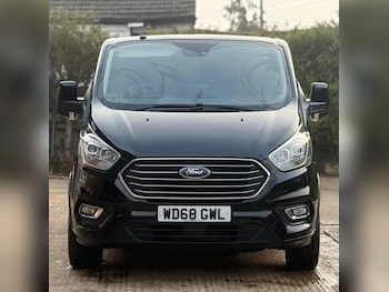 Used Ford Tourneo Custom 2018 for sale - 77012011: Photo