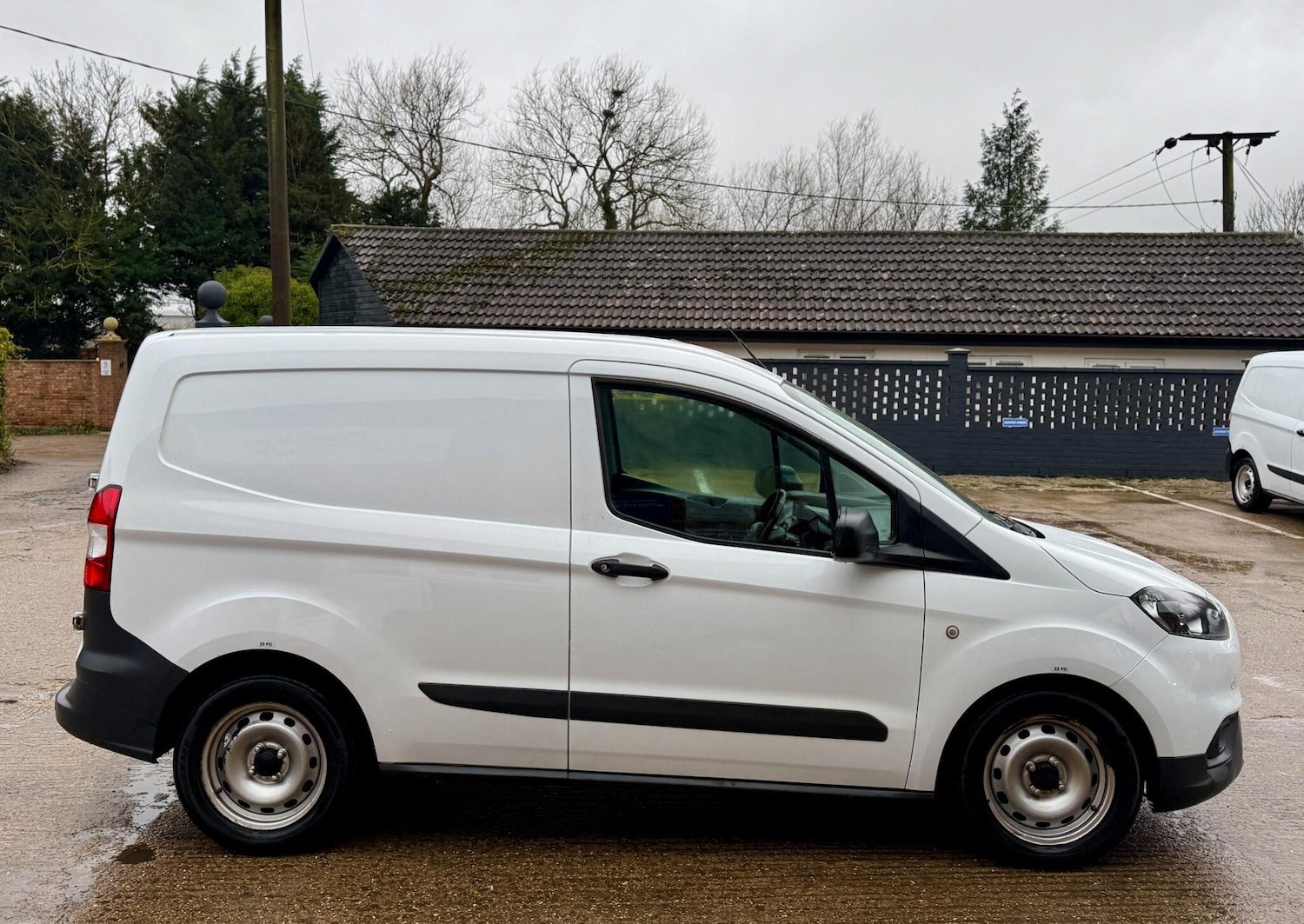 Used Ford Transit Courier 2020 for sale - 77336897: Photo 12