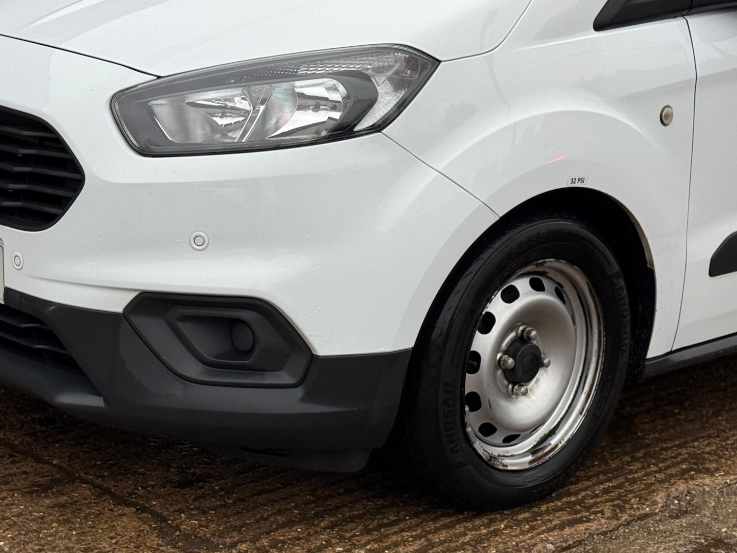 Used Ford Transit Courier 2020 for sale - 77336897: Photo 25