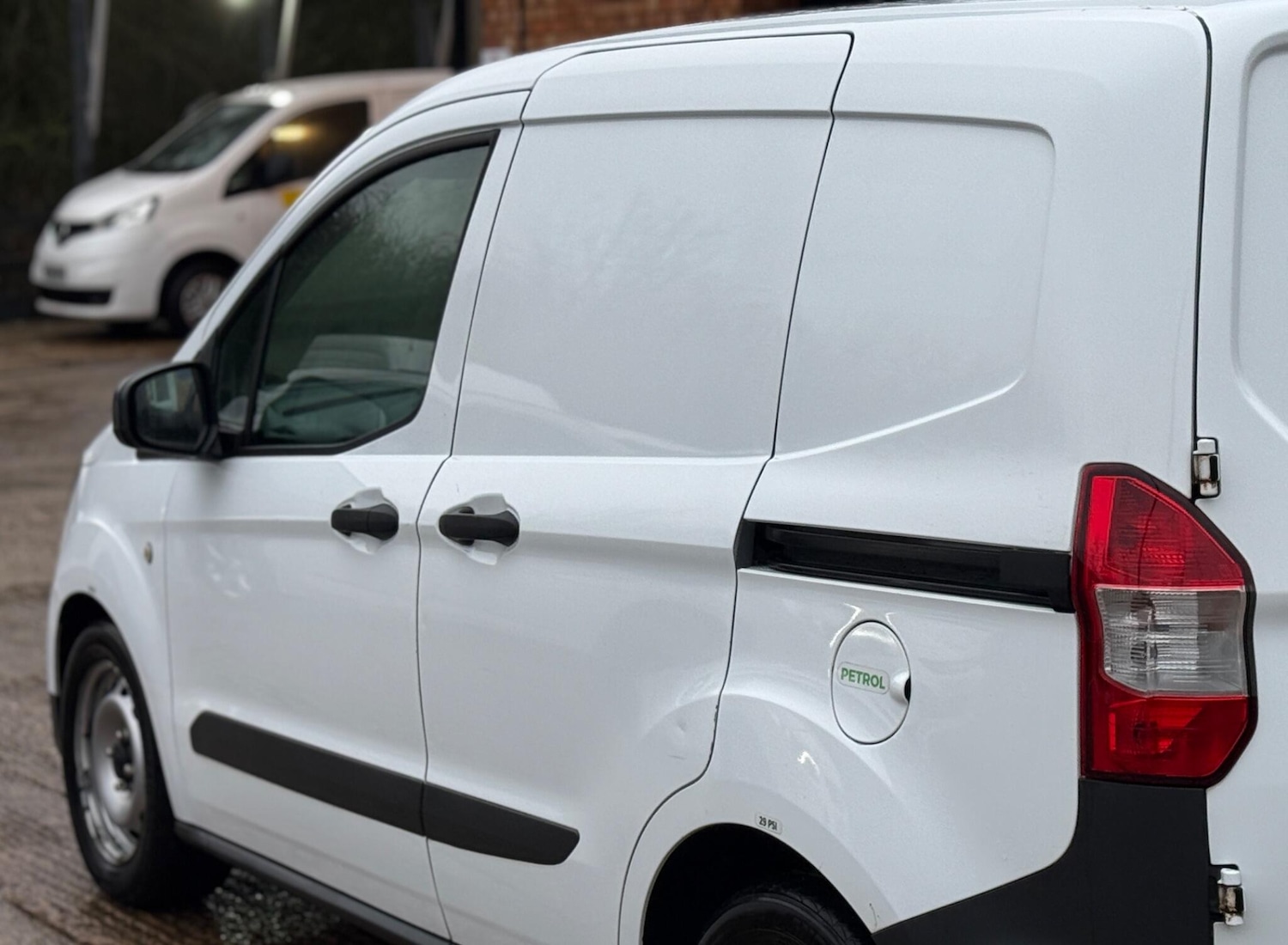 Used Ford Transit Courier 2020 for sale - 77336897: Photo 29