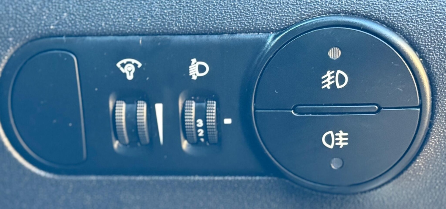 Used Hyundai i10 2012 for sale - 77236210: Photo 41