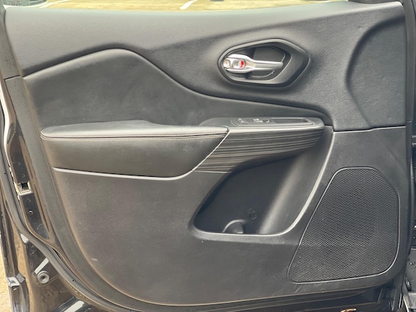 Used Jeep Cherokee 2015 for sale - 76273778: Photo 37