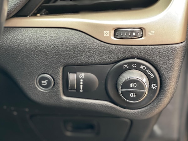 Used Jeep Cherokee 2015 for sale - 76273778: Photo 50