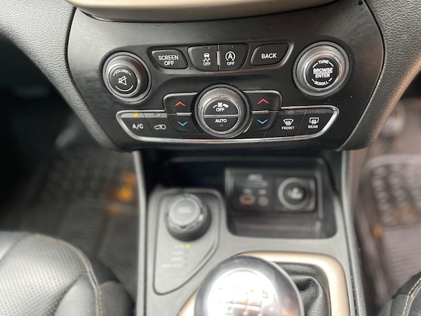 Used Jeep Cherokee 2015 for sale - 76273778: Photo 56